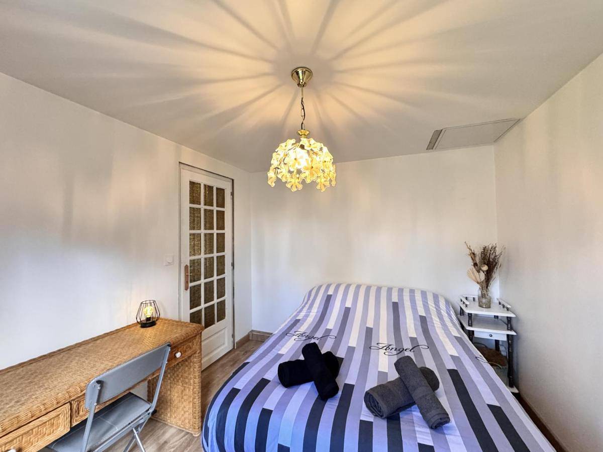 Two-Bedroom House in Arnage, Sarthe