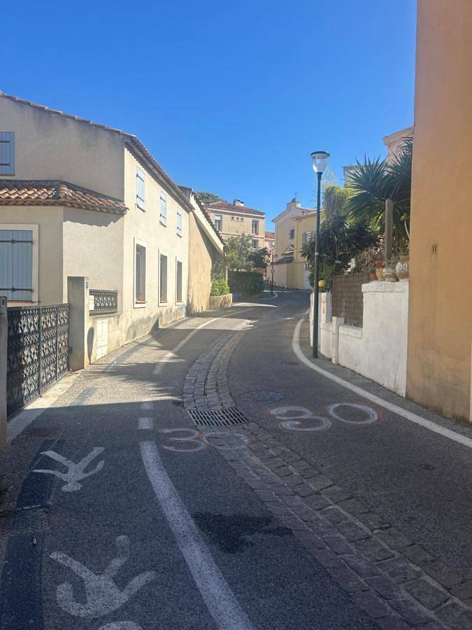 Gîte pour 2 personnes, avec jacuzzi et terrasse, animaux acceptés dans Port du Brusc