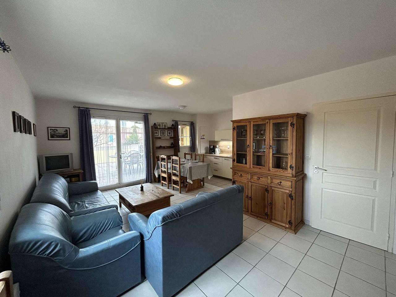 Cozy 3-Room Beach House, Terrace, 5 Beds, 300m from Narbonne Plage in Narbonne Plage, Narbonne