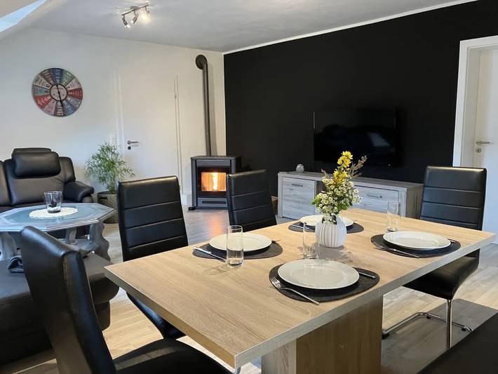 Ferienwohnung für 7 Personen, mit Balkon und Garten in Lennestadt