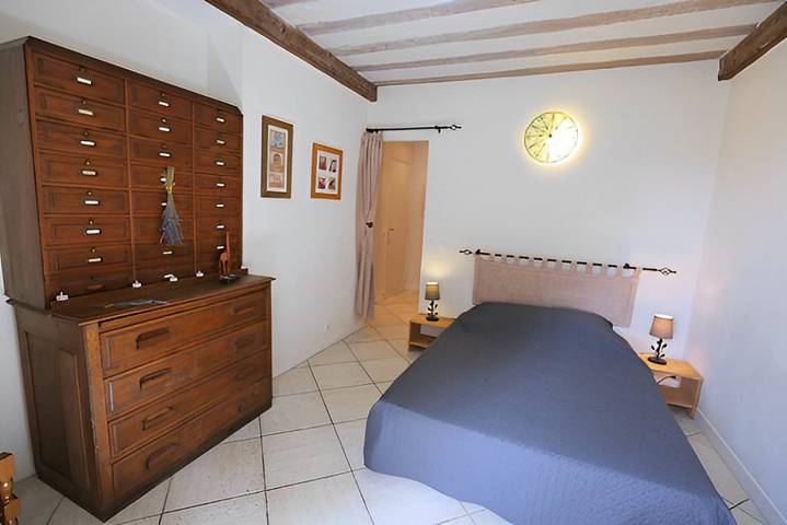 Gîte pour 4 personnes, avec jardin ainsi que piscine et terrasse, animaux acceptés à Charols - 4