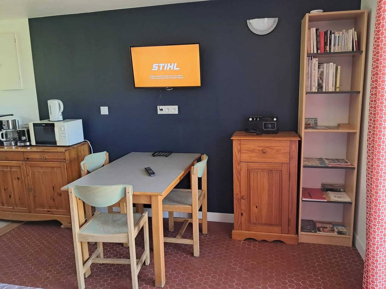 Studio entier, Studio charmant à Treignac avec terrasse de 22 m² in Treignac, Région de Tulle