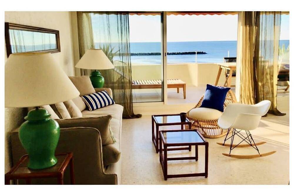 Entire apartment, Appart. 80m2 + Terrace. Feet in the water. Carnon 1st line. Direct beach access in Carnon-Plage, Mauguio