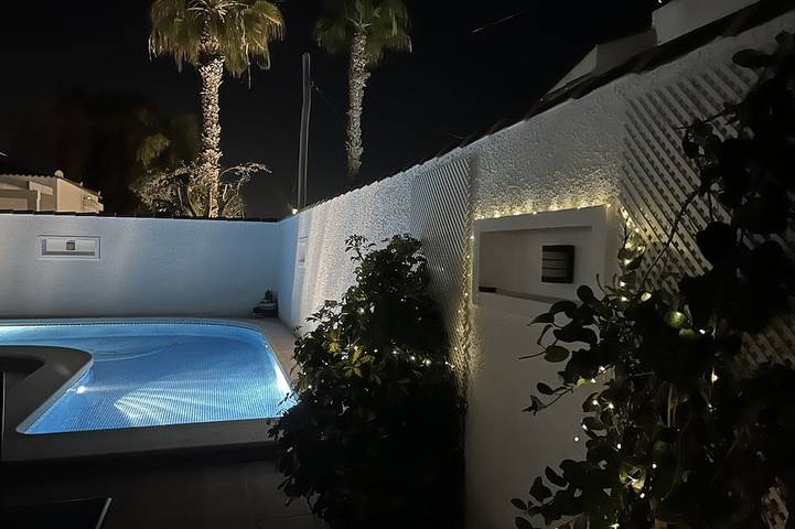 Chalet para 6 personas, con terraza, Se admiten mascotas en Los Alcázares
