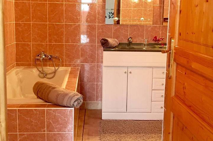 Gîte pour 6 personnes, avec jardin et terrasse à Le Vast - 4