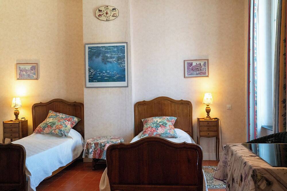 Ganze Wohnung, Apartment Les Volets Bleus in a canal-side manor house, ideal for families in Sallèles-d'Aude, Mittelmeerküste (Frankreich)