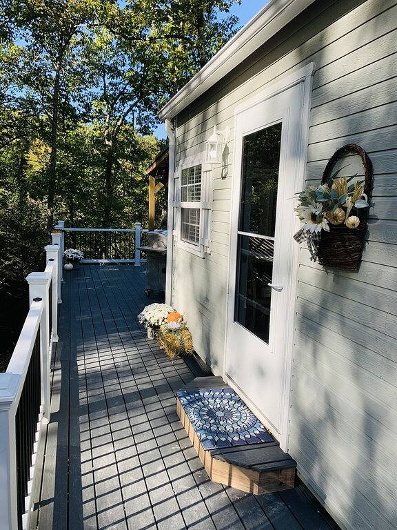 Cozy Hot Tub Cottage! in Daniel Boone National Forest
