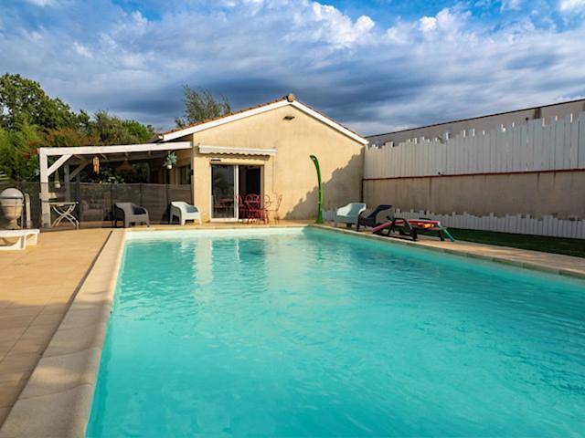 Gîte pour 6 personnes, avec jardin et piscine à Coufouleux - 3