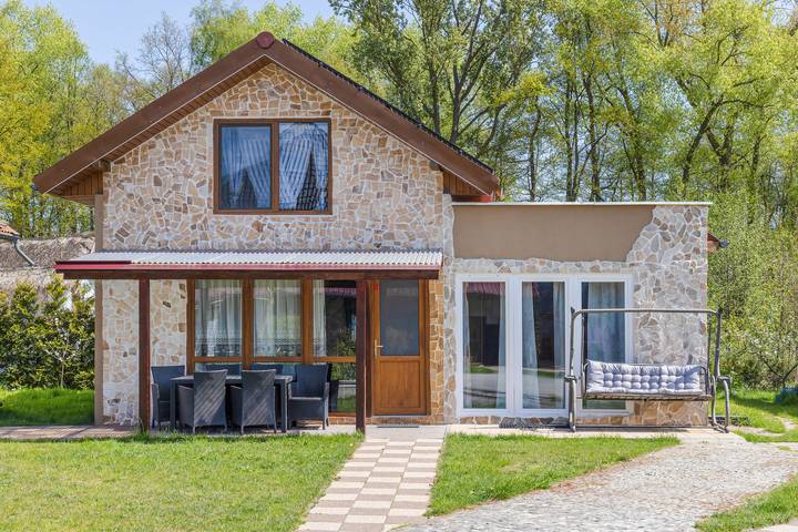 Ferienhaus für 9 Personen, mit Terrasse und Garten sowie Pool in Swinemünde