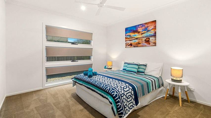 Holiday home for 13 people, with terrace and garden, with pets in Philip Island