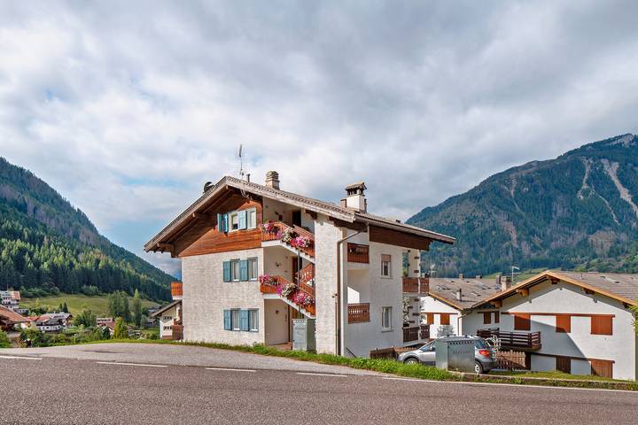 Appartamento per 6 persone, con balcone e giardino a Moena