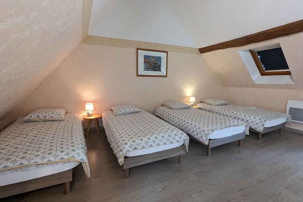 Gîte spacieux en pleine nature avec grand jardin, activités extérieures, proche sites historiques et commerces in Sarzay, Région de La Châtre