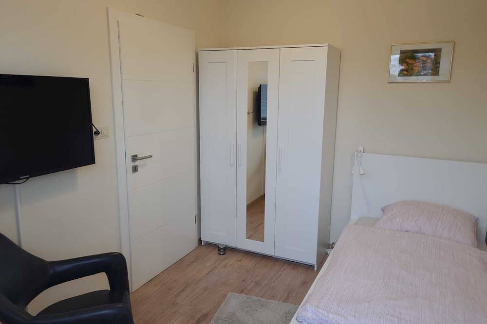 Ganze Wohnung, Ferienwohnung für Familien mit Spielzimmer und Terrasse, nähe Freizeitpark in Garrel, Oldenburger Münsterland