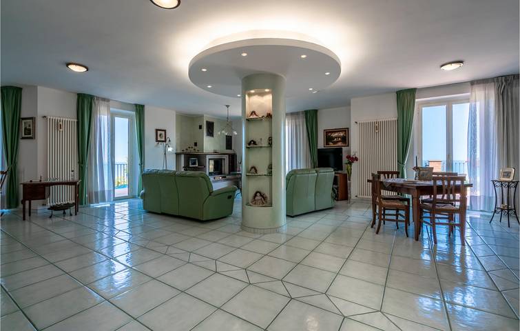 Water View Apartment with Whirlpool and Garden in Roseto degli Abruzzi, Adriatic Coast Abruzzo