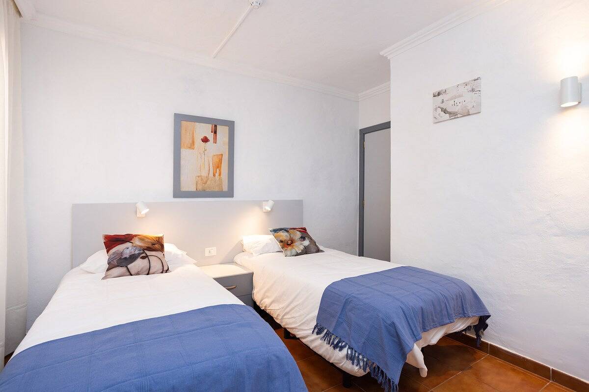 Entire apartment, Home2Book Radiant Apt, Pool & Terrace Las Américas in Playa de las Américas, Arona