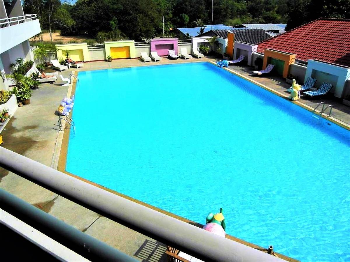 Ganzes Studio, Poolview Condo Rentbuythailand - Sleeps 2 in Pattaya, Chon Buri