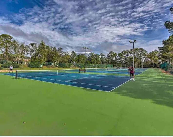 Vacation rental for 6 people, with yard in Pensacola