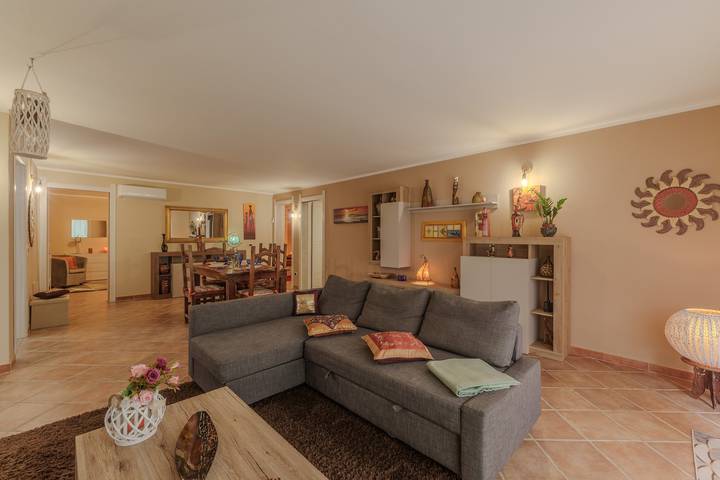 Villa « Giada » avec vue sur la montagne, Wi-Fi et climatisation in Loiri Porto San Paolo, Olbia-Tempio