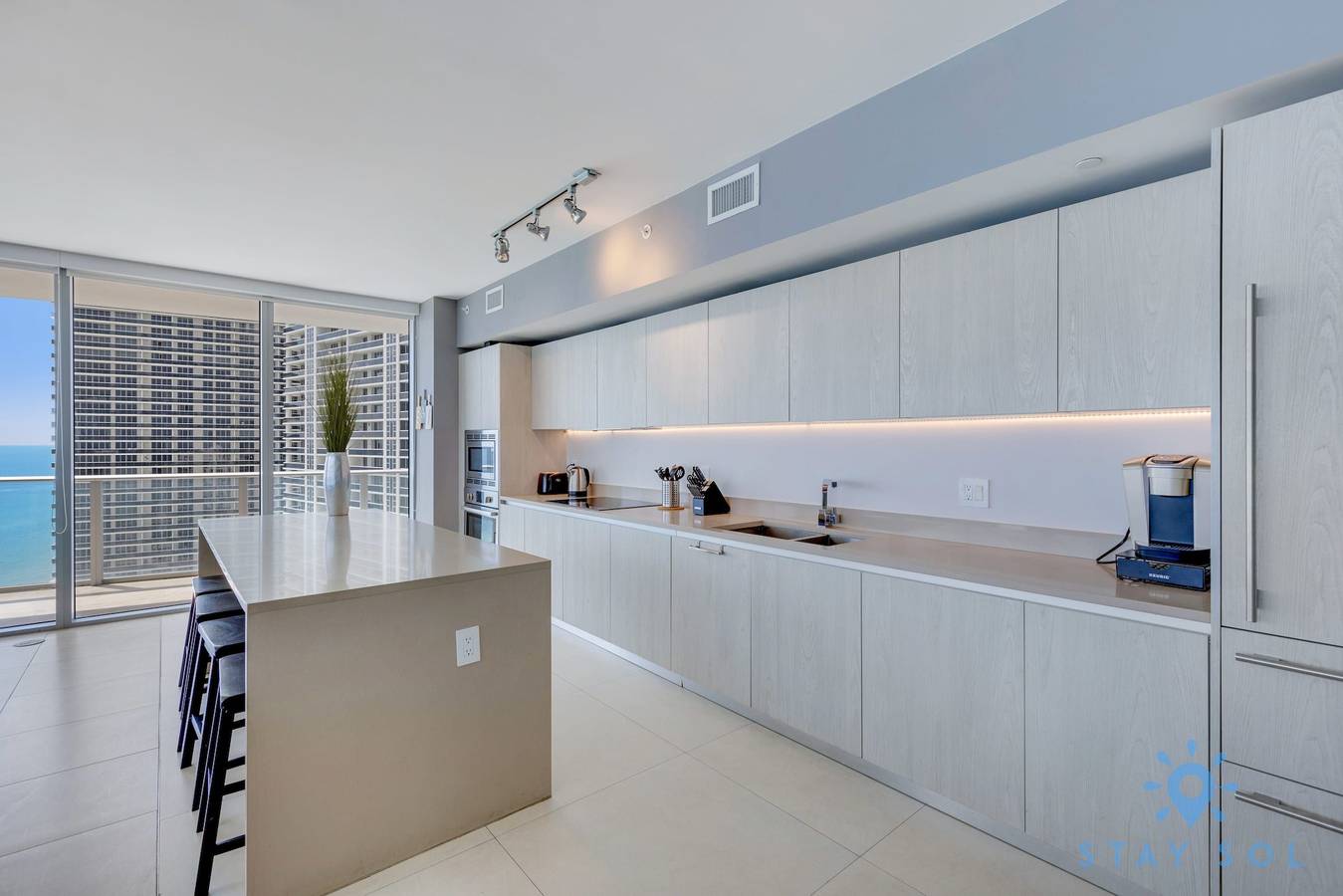 Apartamento entero, Direct Oceanfront Sky Home w Corner Wraparound in Hollywood Beach (FL), Hallandale Beach