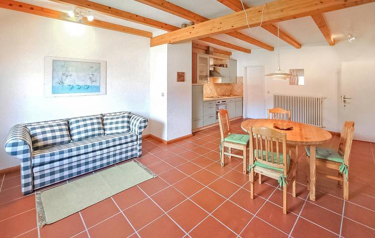 Ganze Ferienwohnung, Rückzugsort mit Seeblick: Gemütliches Apartment mit Parkplatz und TV in Roggentin (Mirow), Mirow