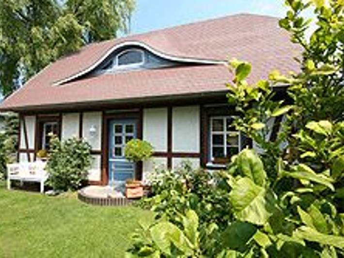 Ferienhaus für 2 Personen, mit Terrasse und Garten in Wustrow