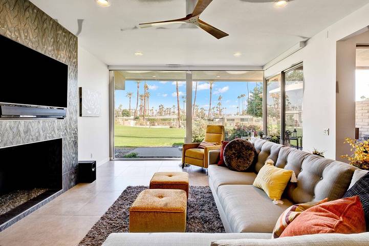 Vacation rental for 6 people, with hot tub and yard as well as pool in Indian Wells