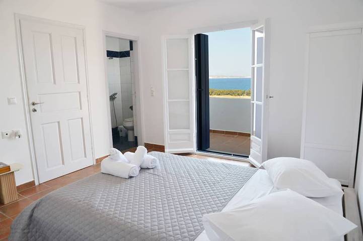 Villa pour 8 personnes, avec jardin ainsi que jacuzzi et balcon, animaux acceptés dans Milos - 3