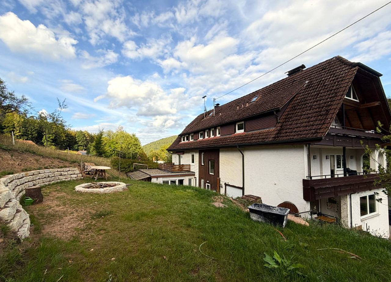 Gästehaus Waldruhe - Ferienhaus, ca. 400 qm, Grundstück ca. 1500 qm, 11 Schlafzimmer, max. 30 Personen in Enzklösterle, Northern Black Forest