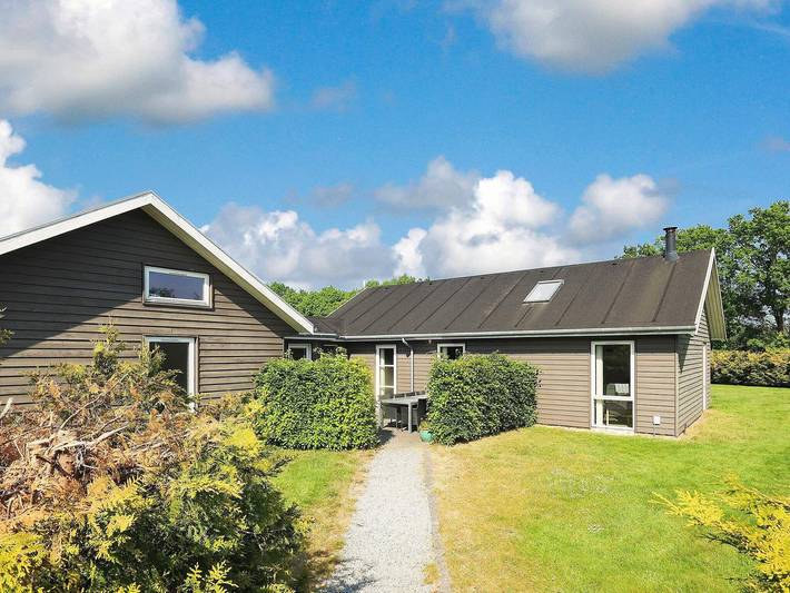 Ferienhaus für 10 Personen, mit Whirlpool und Terrasse sowie Garten und Sauna in Himmerland - 2