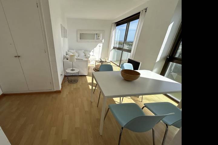 Ganze Ferienwohnung, Ferienwohnung für 4 Personen mit Pool in Gavà, Baix Llobregat