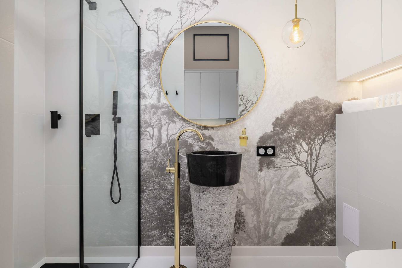 Ganzes Studio, Zabrska 15 Katowice | Modern Studio for 2 Persons | Parking & Balcony | Business Travel | Centre of Katowice in Kattowitz, Schlesien