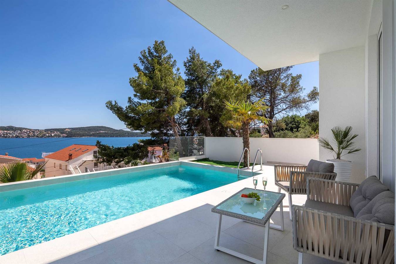 Villa Adria View mit beheiztem Pool I in Trogir, Split-Dalmatien