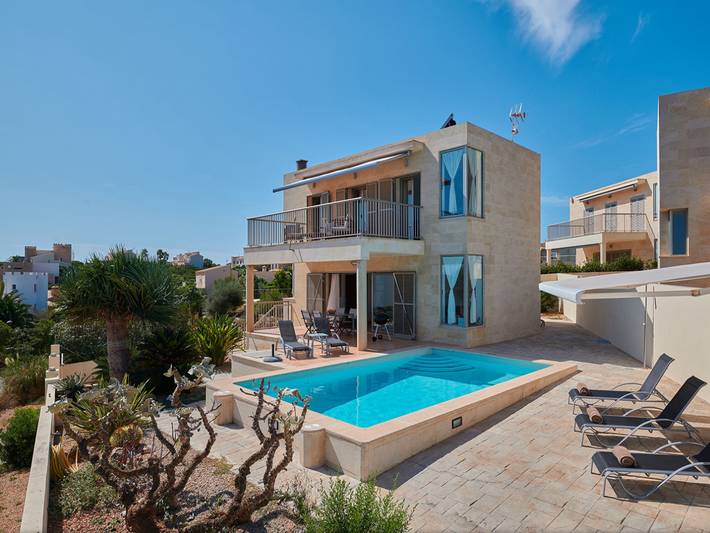 Ferienhaus für 6 Personen, mit Balkon und Terrasse sowie Garten und Pool in Cala Murada