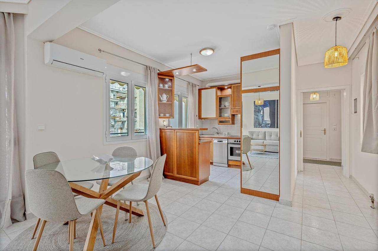 Ganze Wohnung, Fabulous central apartment close to the sea! in Chalkida, Euböa