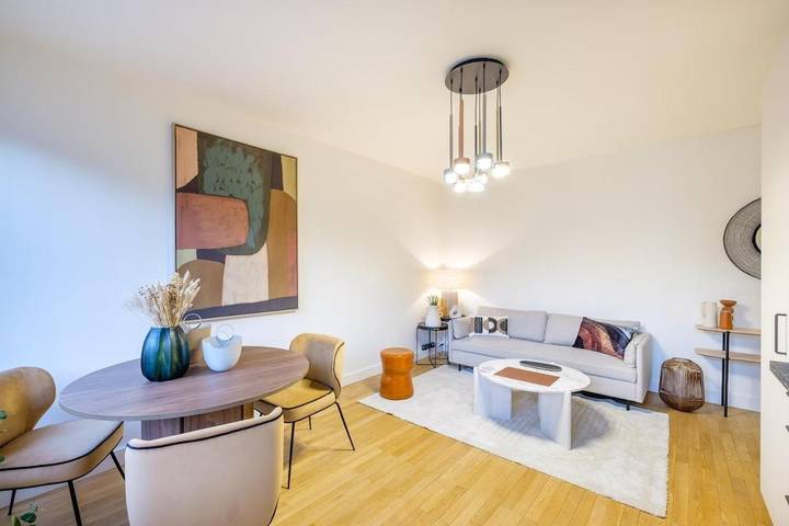 Gîte pour 2 personnes dans Bourse du Travail Salle Albert Thomas