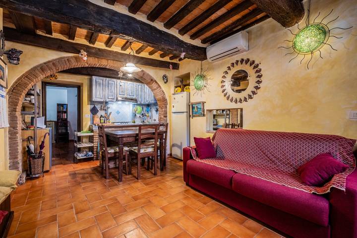 Geheel appartement, Appartement 'Casa Vacanze Santa Clara' met gedeeld terras, wifi en airconditioning in Orbetello, Provincie Grosseto