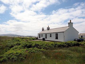 Log Cabin for 4 People in Lewis and Harris, Outer Hebrides, Photo 1