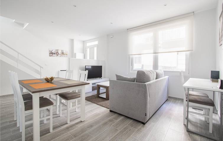 Amplio Apartamento de 120 m2: Playa 2km, Wi-Fi, Aparcamiento in Noya, Rias Baixas