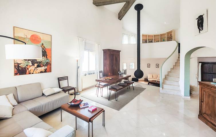 Geräumige 180 m² große Wohnung mit Pool und Annehmlichkeiten in der Nähe des Stadtzentrums von Montady in Montady, Côte d'Améthyste