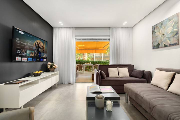 Holiday apartment for 6 people, with pool and balcony, child-friendly - 1