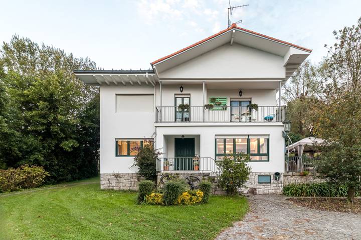 Chalet para 12 personas, con jardín en Cantabria - 2