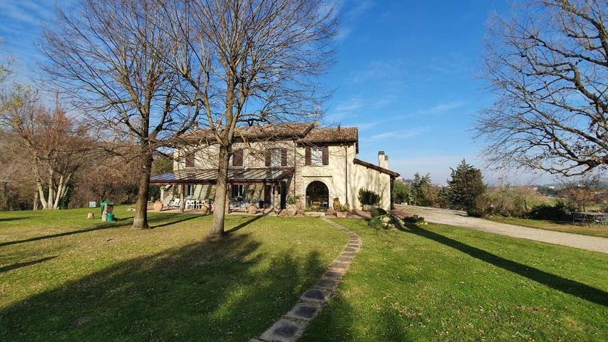 Gîte pour 5 personnes, avec vue ainsi que jardin et terrasse dans Castrocaro Terme - 3