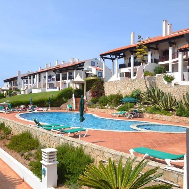 Casa S & S in São Martinho do Porto, Leiria distrito