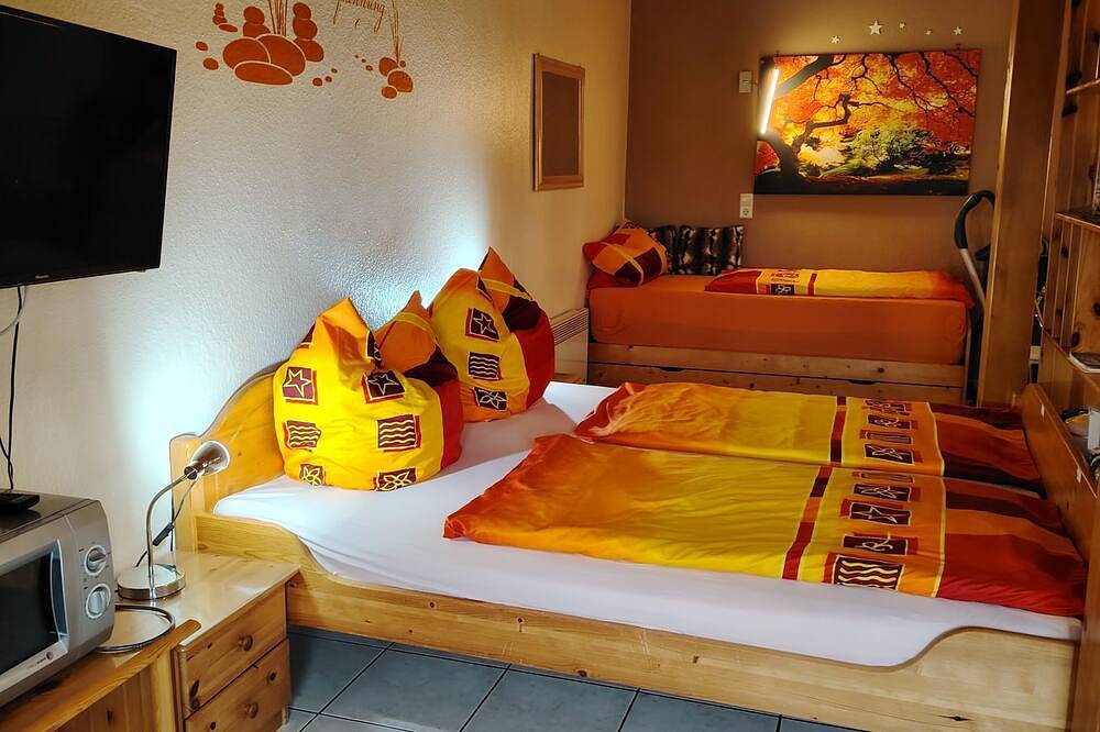 Ganze Wohnung, Kleine Ferienwohnung/Apartment für 1 - 3 Personen in Niederau (Sachsen), Meißen Region