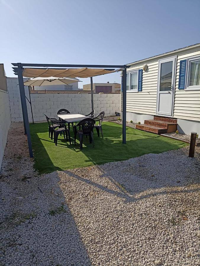 Camping pour 6 personnes, avec piscine et jardin