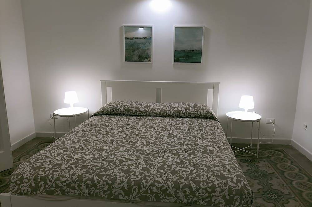 Entire apartment, Large and very central apartment just renovated in Reggio Calabria, Reggio Calabria Province
