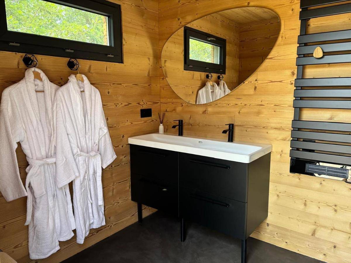King Room with Mountain View in Bathernay, Région de Valence