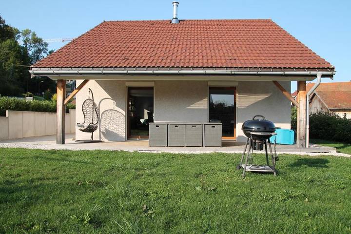 Location de vacances pour 8 personnes, avec jardin à Les Grangettes