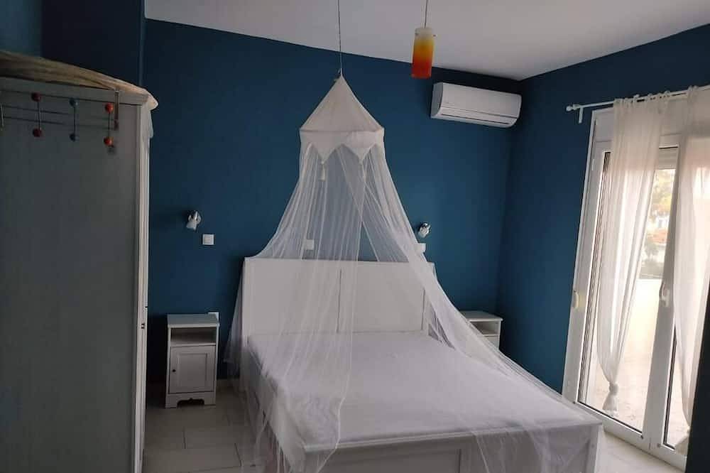 Andreas House,  185 qm  plus Garage , mit Meerblick in Lesbos