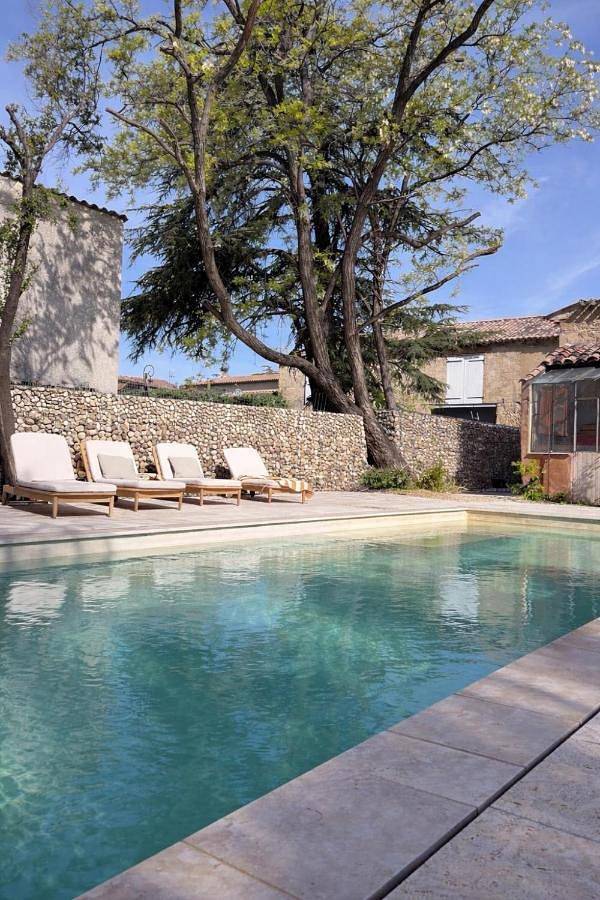 Gîte pour 8 personnes, avec vue et jardin ainsi que bassin pour enfant et piscine à Domazan - 2
